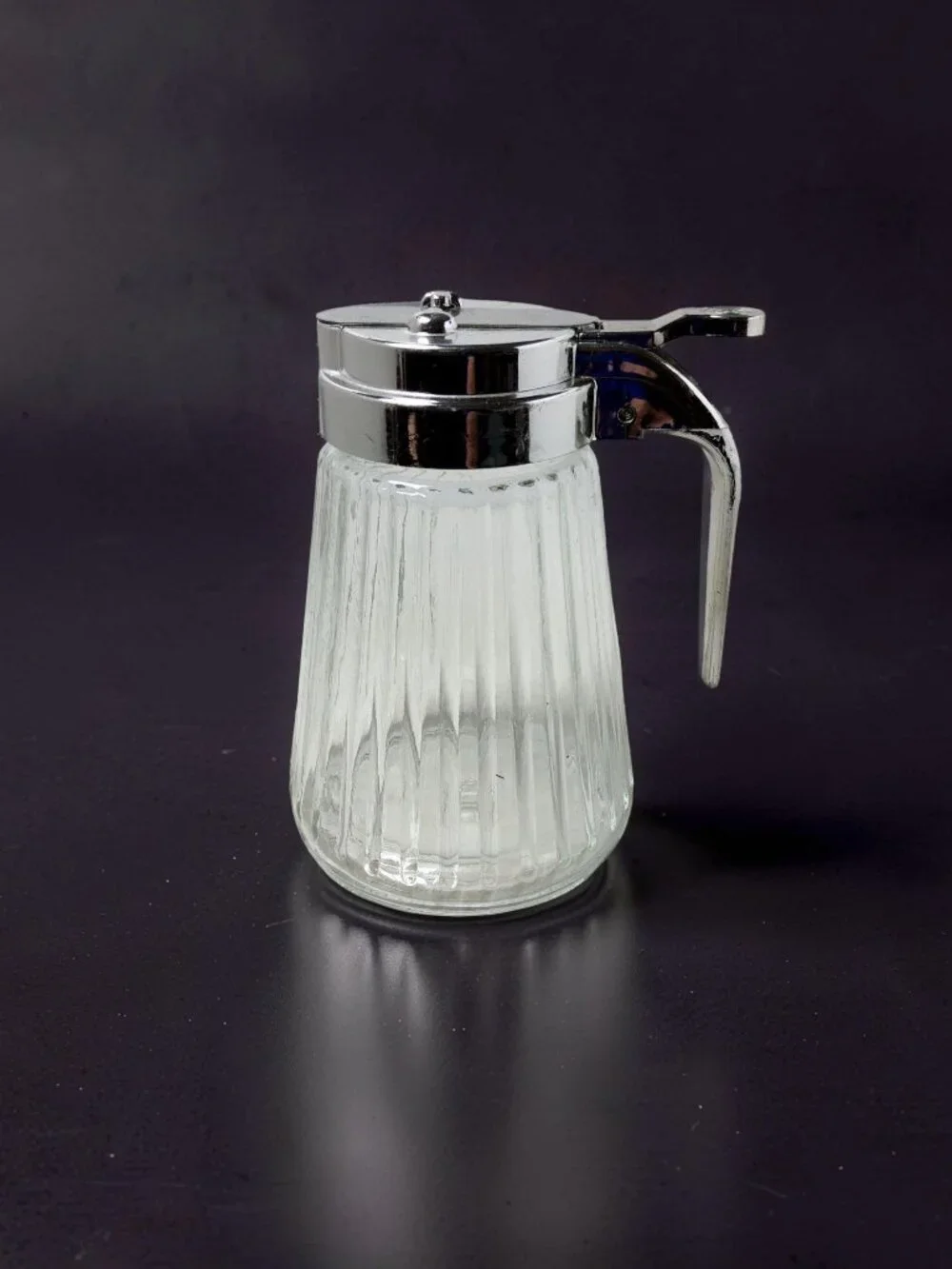 Vintage Anchor Hocking 1960s drip stop Plastic Lid Style Ribbed Clear Glass, Syr